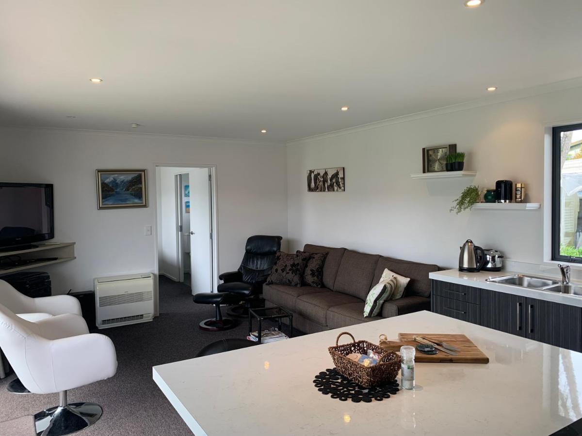 A Beauty On Bligh St Te Anau Villa Exterior photo